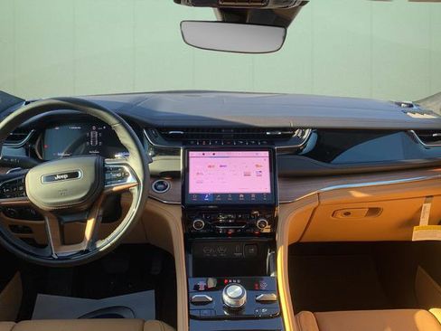 New 2025 Jeep Grand Cherokee Summit image 61