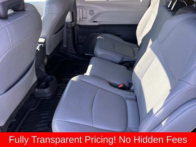 Used 2022 Toyota Sienna XLE FWD image 17