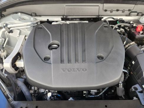 Certified 2025 Volvo XC60 B5 Plus AWD/4WD image 21