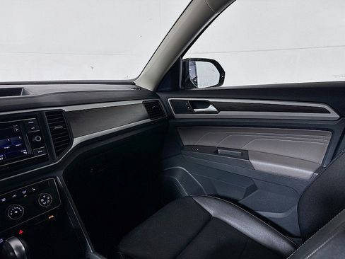 Used 2023 Volkswagen Atlas SE image 23