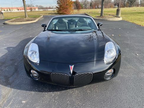 Used 2007 Pontiac Solstice Convertible w/ Premium Package image 3