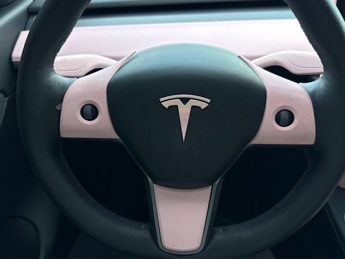 Used 2022 Tesla Model Y Performance image 14