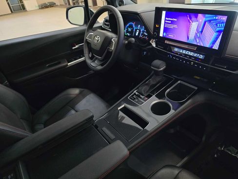 Certified 2025 Toyota Sienna XSE w/ XSE Premium Package AWD/4WD image 30