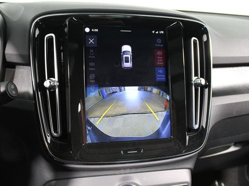 Used 2023 Volvo XC40 Recharge Ultimate AWD/4WD image 19