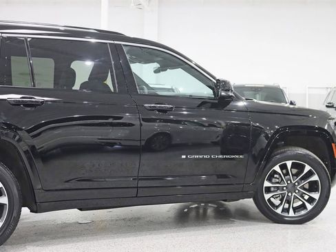 Used 2023 Jeep Grand Cherokee L Overland AWD/4WD image 11
