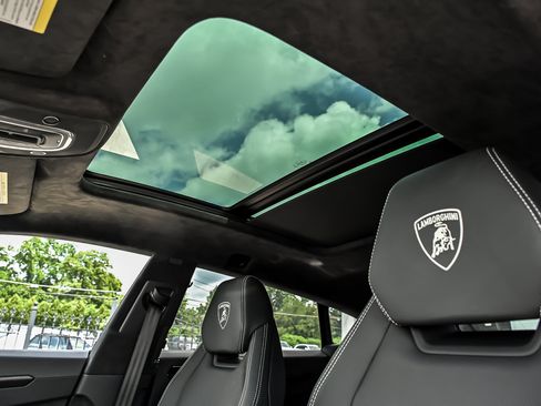 Used 2023 Lamborghini Urus S AWD/4WD image 19