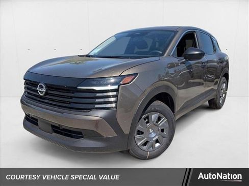 New 2025 Nissan Kicks S image 1