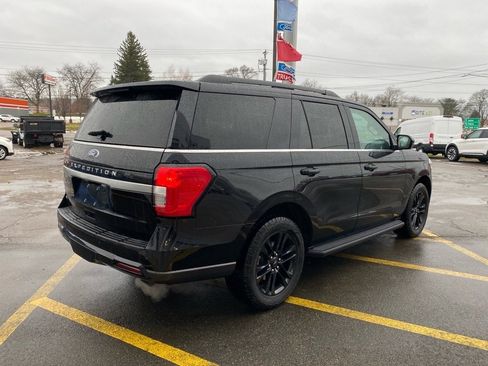 Used 2024 Ford Expedition XLT image 5