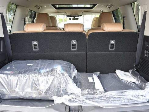 New 2027 INFINITI QX80 Luxe w/ Cargo Package AWD/4WD image 33