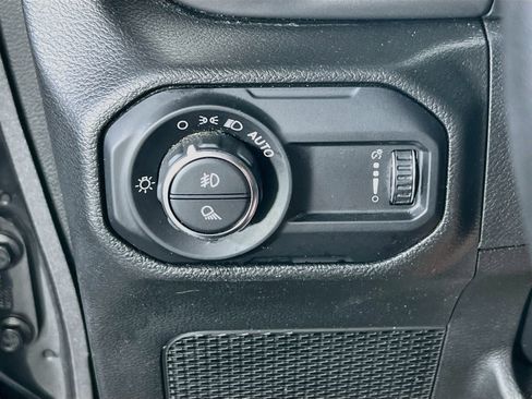 Used 2023 Jeep Gladiator Sport AWD/4WD image 10