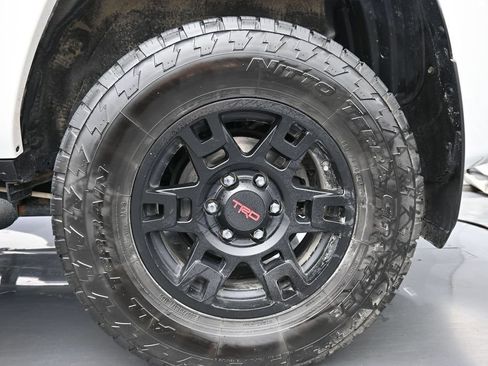 Used 2023 Toyota 4Runner SR5 Premium w/ Moonroof Package AWD/4WD image 25