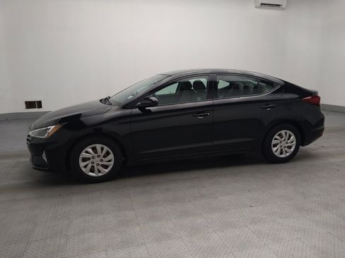 Used 2019 Hyundai Elantra SE image 2