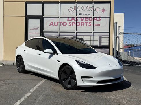 Used 2023 Tesla Model 3 Standard Range image 2