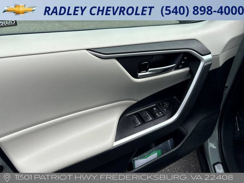 Used 2023 Toyota RAV4 XLE Premium AWD/4WD image 5