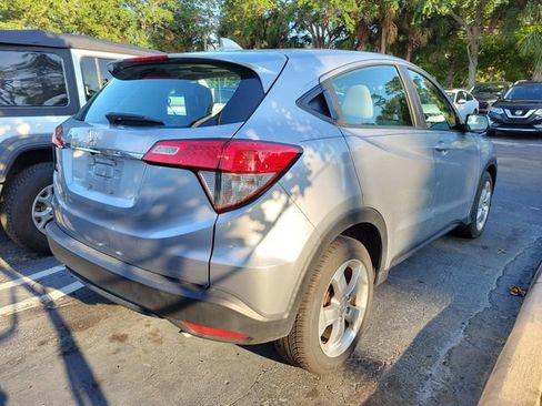 Certified 2021 Honda HR-V LX image 5