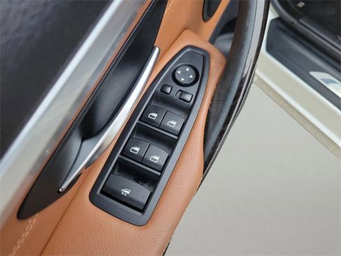 Used 2014 BMW 428i Convertible image 9