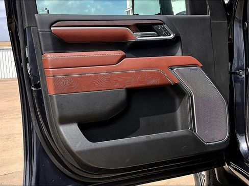 Used 2025 GMC Sierra 2500 Denali Ultimate image 21