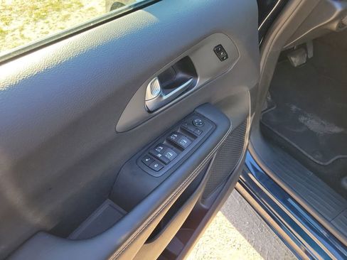 Used 2025 Chrysler Pacifica Select FWD image 13