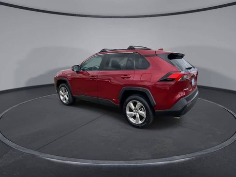 Certified 2021 Toyota RAV4 XLE Premium AWD/4WD image 6