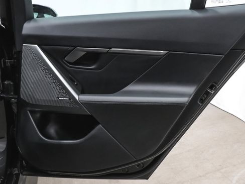 Used 2025 BMW 540i xDrive image 17