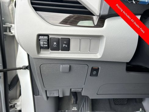 Used 2020 Toyota Sienna XLE Premium AWD/4WD image 8