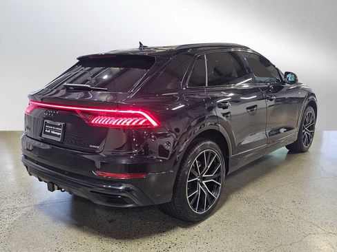 Used 2021 Audi Q8 Premium Plus w/ Premium Plus Package image 3