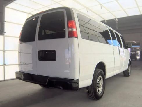 Used 2023 Chevrolet Express 3500 LS RWD image 2