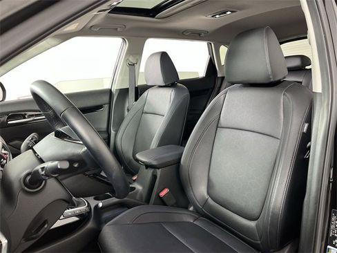 Certified 2025 Kia Seltos EX w/ EX Sunroof Package image 11