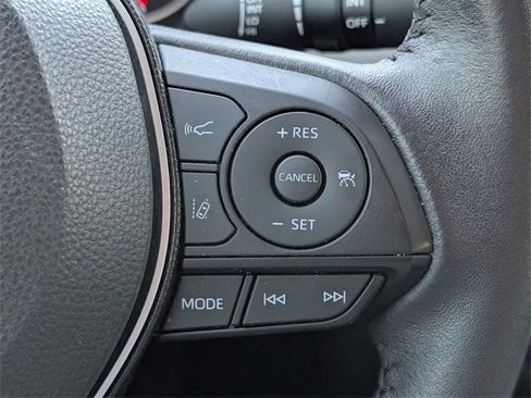 Used 2021 Toyota RAV4 XLE Premium image 23