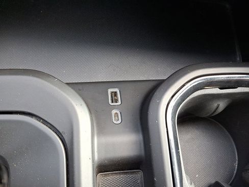 Used 2023 GMC Sierra 1500 AT4 w/ Technology Package image 29