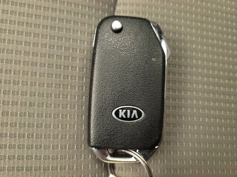 Used 2020 Kia Forte LXS image 32