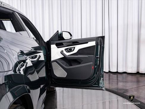 Used 2024 Lamborghini Urus S AWD/4WD image 20