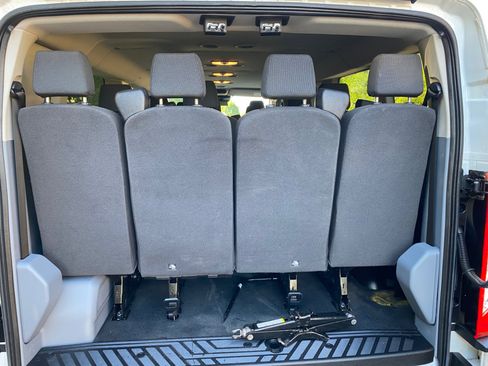 Used 2019 Ford Transit 350 XL image 5