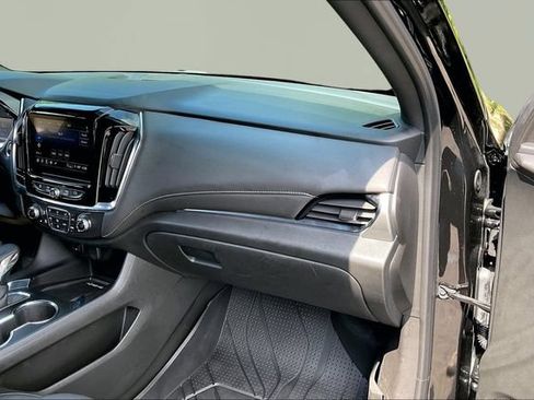 Used 2023 Chevrolet Traverse LT FWD image 19
