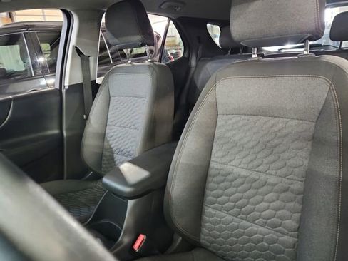 Used 2020 Chevrolet Equinox LT image 8