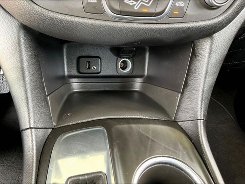 Used 2018 Chevrolet Equinox LT FWD image 15