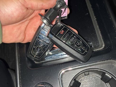 Used 2023 Lincoln Corsair Standard image 28