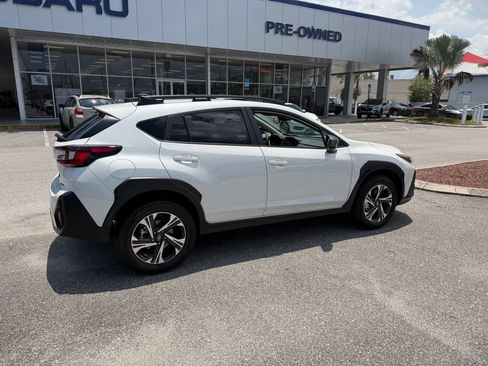 Used 2026 Subaru Crosstrek 2.5i Premium AWD/4WD image 3