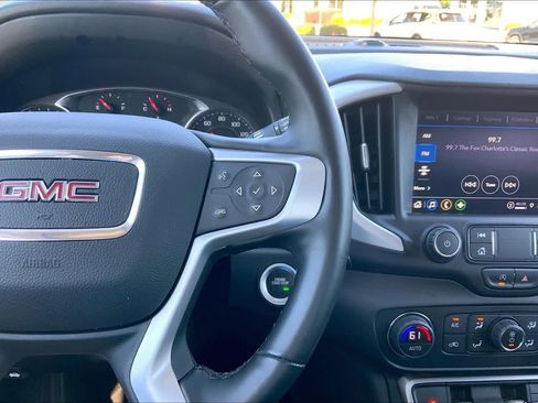 Used 2024 GMC Terrain SLT AWD/4WD image 24