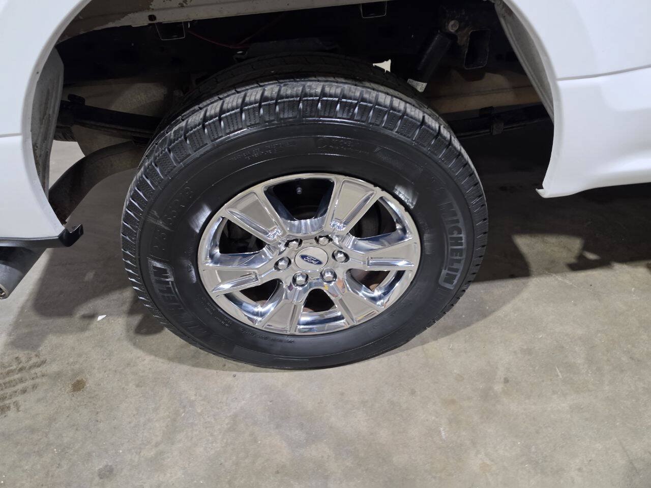 Used 2015 Ford F150 XLT w/ Equipment Group 302A Luxury AWD/4WD image 23