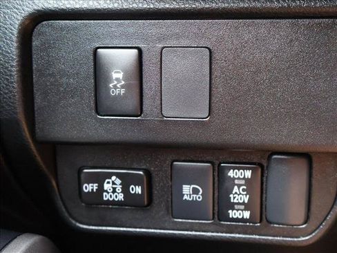 Used 2023 Toyota Tacoma TRD Off-Road w/ TRD Premium Off Road Package AWD/4WD image 16