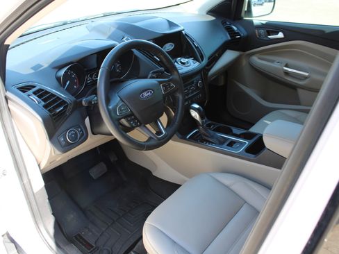 Used 2019 Ford Escape Titanium image 16