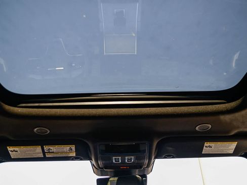 Used 2026 Land Rover Range Rover Evoque S AWD/4WD image 16