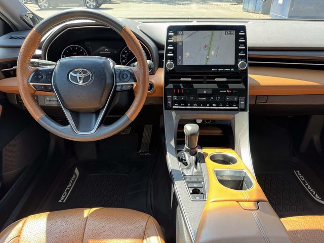 Used 2019 Toyota Avalon Limited FWD image 16