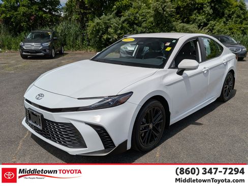 Certified 2025 Toyota Camry SE AWD/4WD image 6