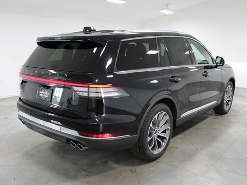 New 2026 Lincoln Aviator Reserve image 8