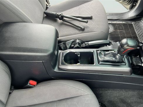 Used 2018 Toyota Tacoma TRD Sport w/ Technology Package RWD image 17