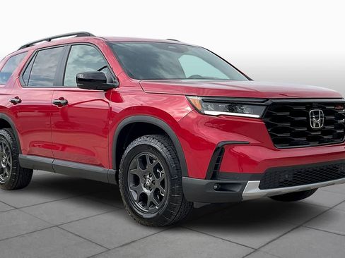 New 2025 Honda Pilot TrailSport image 2