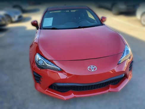 Used 2017 Toyota 86 image 12