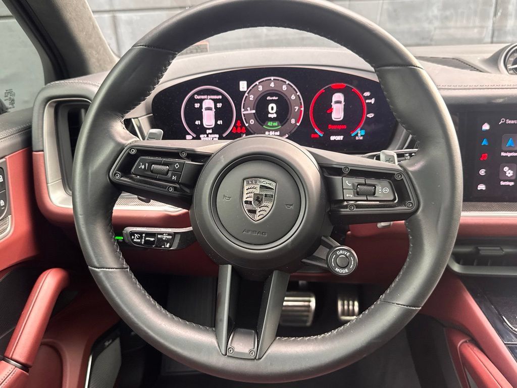 Certified 2025 Porsche Cayenne Turbo AWD/4WD image 24